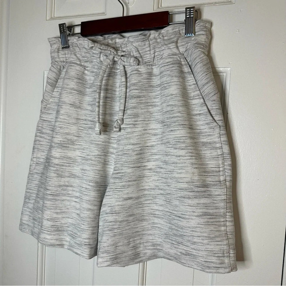 LULULEMON Hello Sunday Short Light Gray Heathered Paperbag Shorts High Waist 4 - Picture 5 of 8
